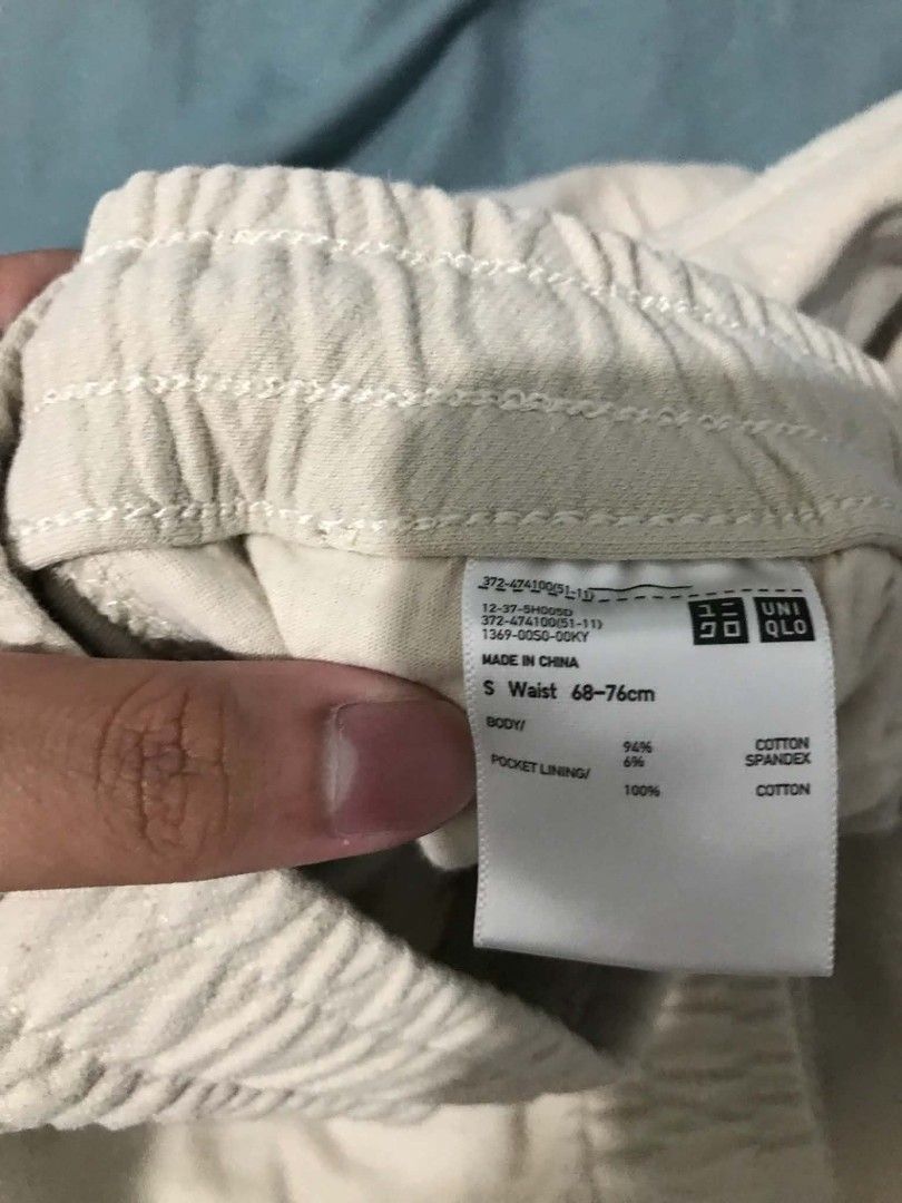 Uniqlo Beige Cargo Pants Size S (Category: Trousers) located in Muntinlupa City. Submitted by royalstone.53e03d (Listing ID 1468881965, Image 2). Description: - Brand: Uniqlo - Color: Beige - Style: Casual streetwear cargo pants - Size: S (fits waist 68 to 76 cm) - Material: 94% cotton, 6% spandex (pocket lining: 100% cotton) - Features: Elastic waistband with drawstring, two side cargo pockets - Condition: Clean and ready to wear.