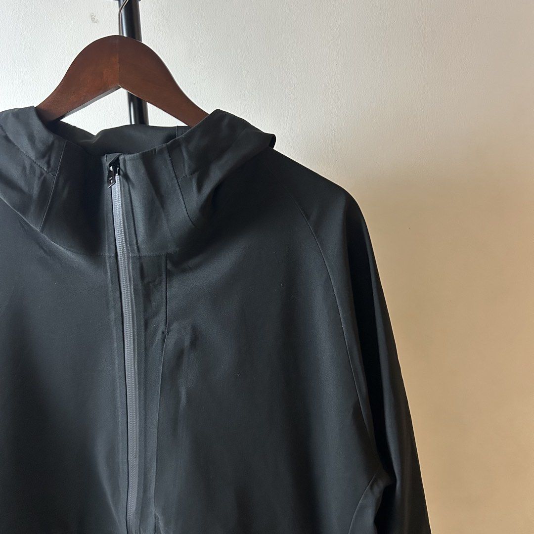 Uniqlo Blocktech Parka (Category: Coats, Jackets and Outerwear) located in Bacolod City. Submitted by dashloots (Listing ID 1468882674, Image 2). Description: Uniqlo Blocktech Parka Waterproof Jacket Black colorway Xl on tag W-25.5’ , L-29.5’ Flaws: none Mode of delivery: (J&T) 📦 Price: 800 Negotiable for sure buyers! Location: Bacolod City, Negros Occ.📍.