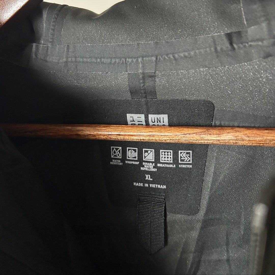 Uniqlo Blocktech Parka (Category: Coats, Jackets and Outerwear) located in Bacolod City. Submitted by dashloots (Listing ID 1468882674, Image 3). Description: Uniqlo Blocktech Parka Waterproof Jacket Black colorway Xl on tag W-25.5’ , L-29.5’ Flaws: none Mode of delivery: (J&T) 📦 Price: 800 Negotiable for sure buyers! Location: Bacolod City, Negros Occ.📍.