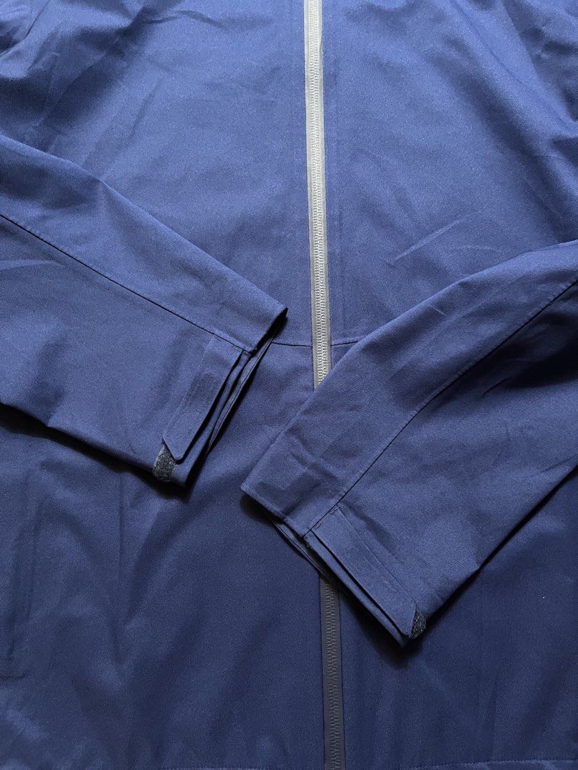 Uniqlo Blocktech Parka Jacket (Category: Coats, Jackets and Outerwear) located in Tacloban City. Submitted by calix.on (Listing ID 1468858943, Image 3). Description: Uniqlo Blocktech Parka Jacket size xl width 23 length 28.5 excellent condition no flaws.