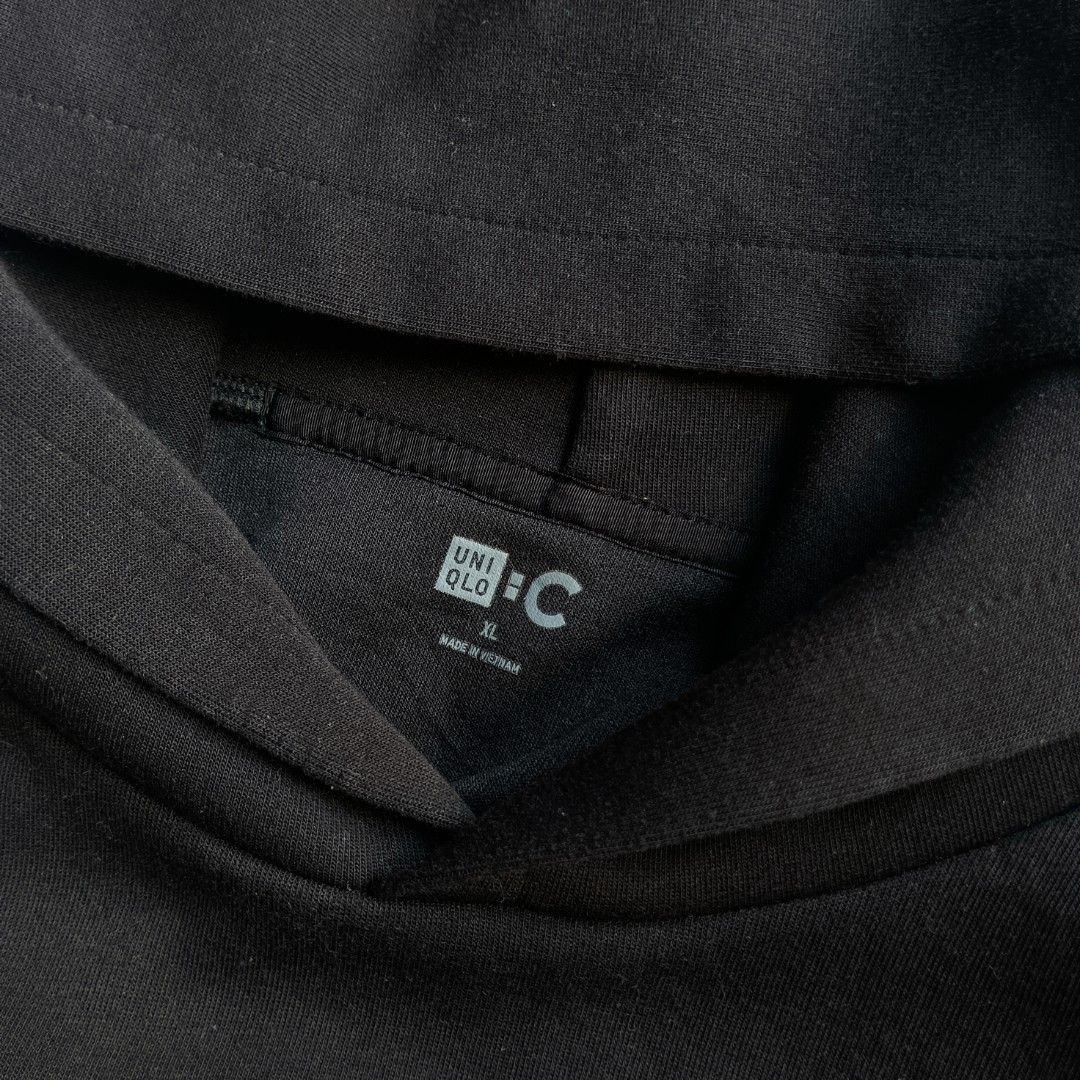 Uniqlo C Black Sweat Pullover Hoodie (Category: Hoodies) located in San Luis. Submitted by 3fted.au (Listing ID 1463452897, Image 2). Description: Uniqlo C Hoodie (Black) Fits L-XL Excellent - As New Condition 9.8/10 Color Rate No Issues BOXY Length: 28 Width: 26 🏷️600.