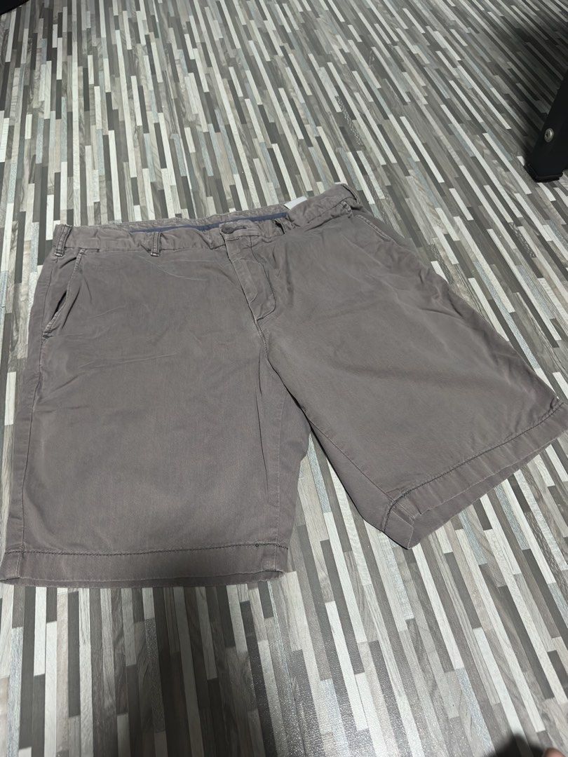Uniqlo Cargo Shorts aspack (Category: Shorts) located in Manila. Submitted by miguelcajucs (Listing ID 1468780727, Image 2). Description: .