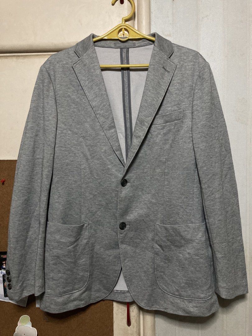 Uniqlo Comfort Jacket (Category: Coats, Jackets and Outerwear) located in Quezon City. Submitted by zothrift (Listing ID 1468766463, Image 2). Description: - Uniqlo Comfort Jacket - 650+ SF‼️ - Size: L - Dimes: W-20 L-28 - No Issues - Loc. Makati City.