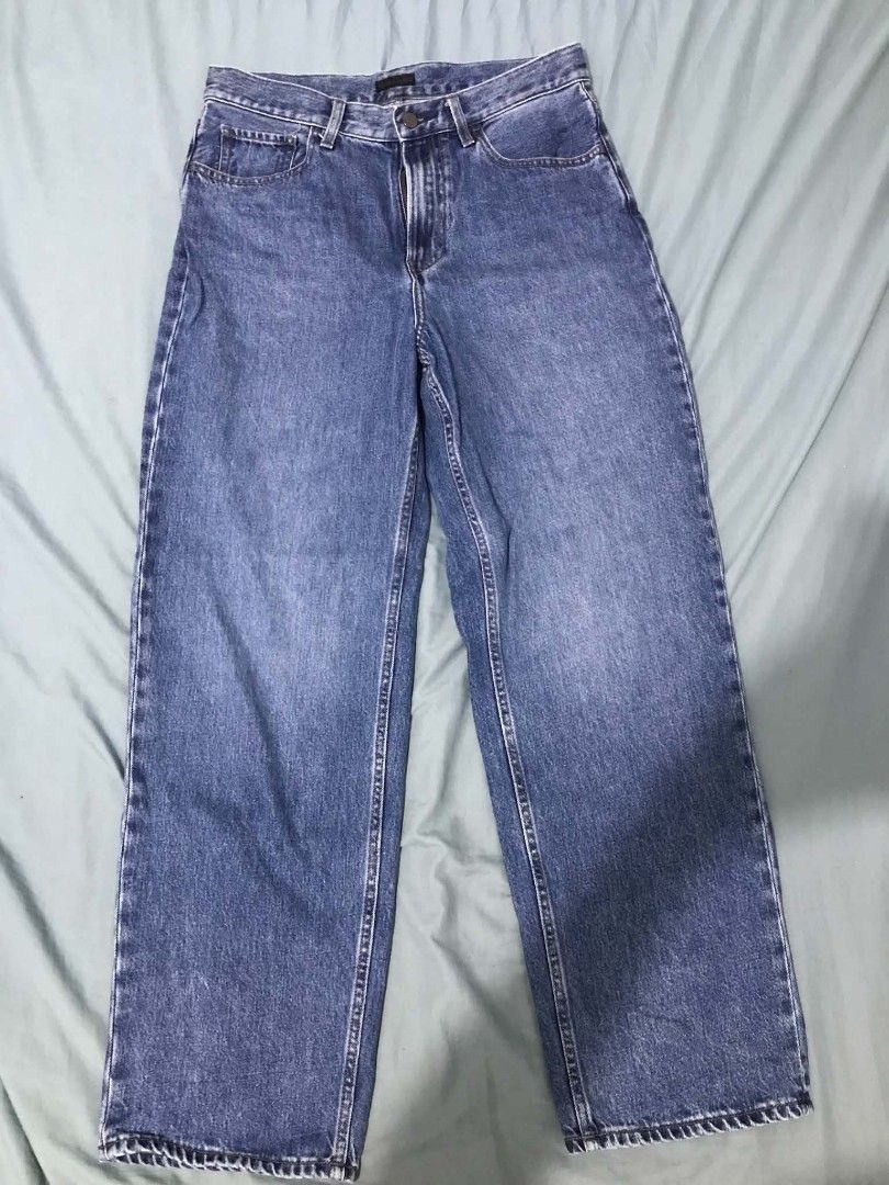 Uniqlo Denim Jeans Size 30 (Category: Jeans) located in Muntinlupa City. Submitted by royalstone.53e03d (Listing ID 1468882518, Image 1). Description: - Brand: Uniqlo - Color: Mid blue wash - Style: Straight fit, standard 5-pocket design with button closure and belt loops - Size: Tagged size 30 (76cm waist) - Material: 100% cotton (pocket lining: polyester-cotton blend) - Origin: Made in Cambodia.