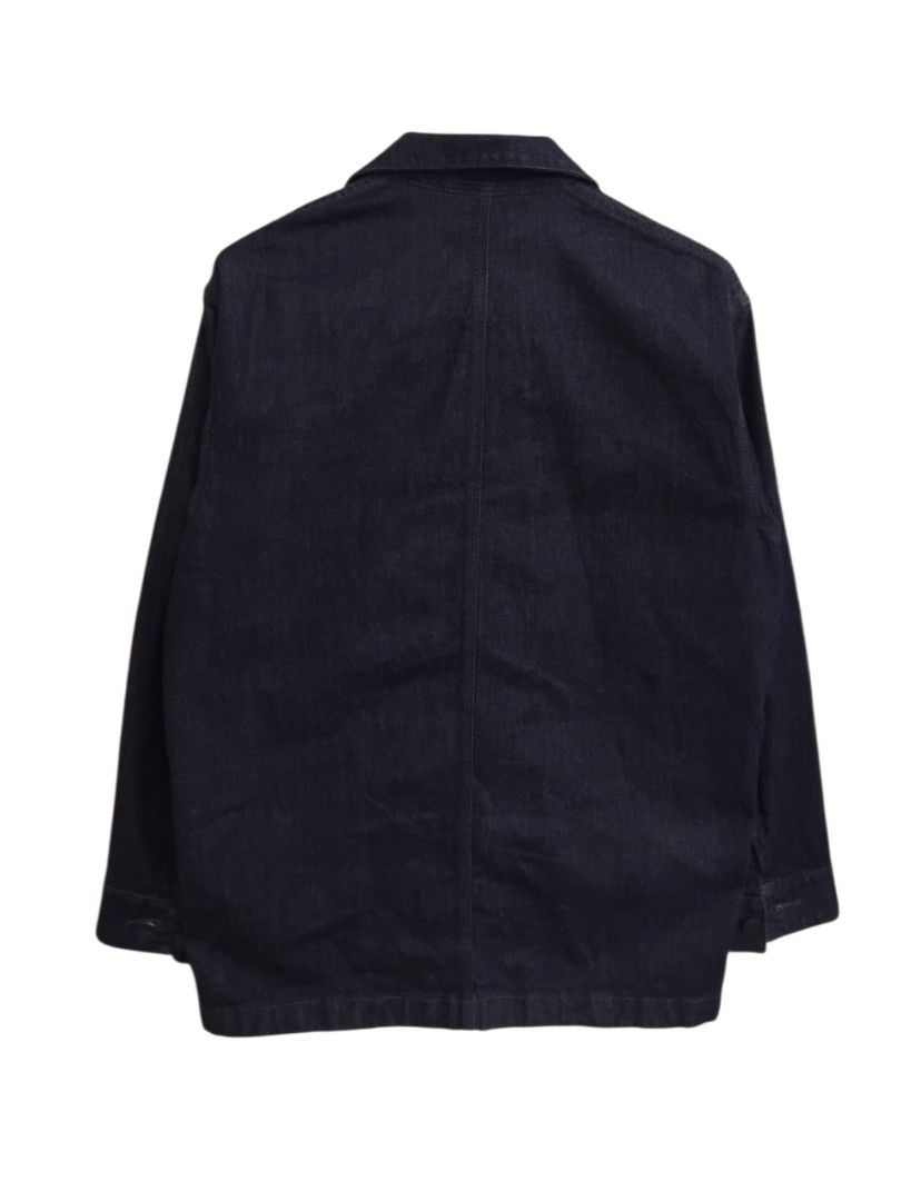 Uniqlo Denim Utility Workwear Chore Jacket (Category: Coats, Jackets and Outerwear) located in Pasig City. Submitted by hustlexcurate (Listing ID 1468726597, Image 2). Description: Uniqlo Denim Utility Workwear Chore Jacket Size S on tag fits MEDIUM Dimensions: 21X27.