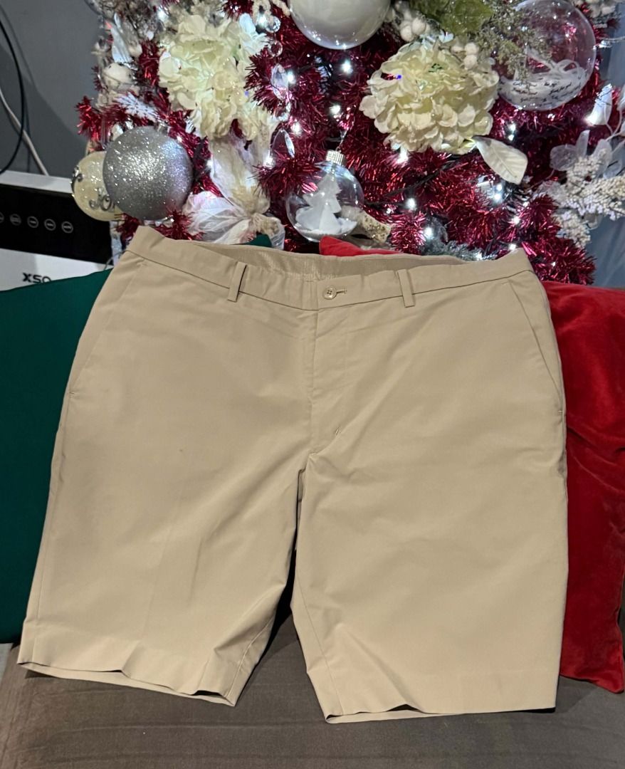 Uniqlo Easy Walking Shorts (Category: Shorts) located in Marikina City. Submitted by thevelvetcat (Listing ID 1468879615, Image 1). Description: Uniqlo Easy Walking Shorts Style: Lightweight, clean, and minimalist fit Color: Khaki Size: Large .