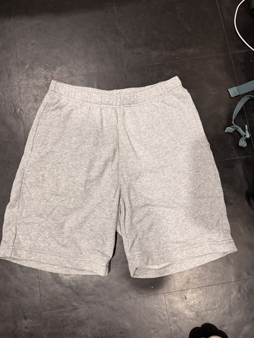Uniqlo Grey Sweat Shorts Size M (Category: Shorts) located in Manila. Submitted by pacb1212 (Listing ID 1468851489, Image 1). Description: - Brand: Uniqlo - Item: Grey Sweat Shorts - Size: M (Fits waist 76 to 84cm) - Material: 96% cotton, 4% spandex; 100% cotton pocket lining - Features: Elastic waistband with adjustable drawstring - Condition: Clean and ready to wear - Style: Ideal for comfortable loungewear or casual everyday wear.