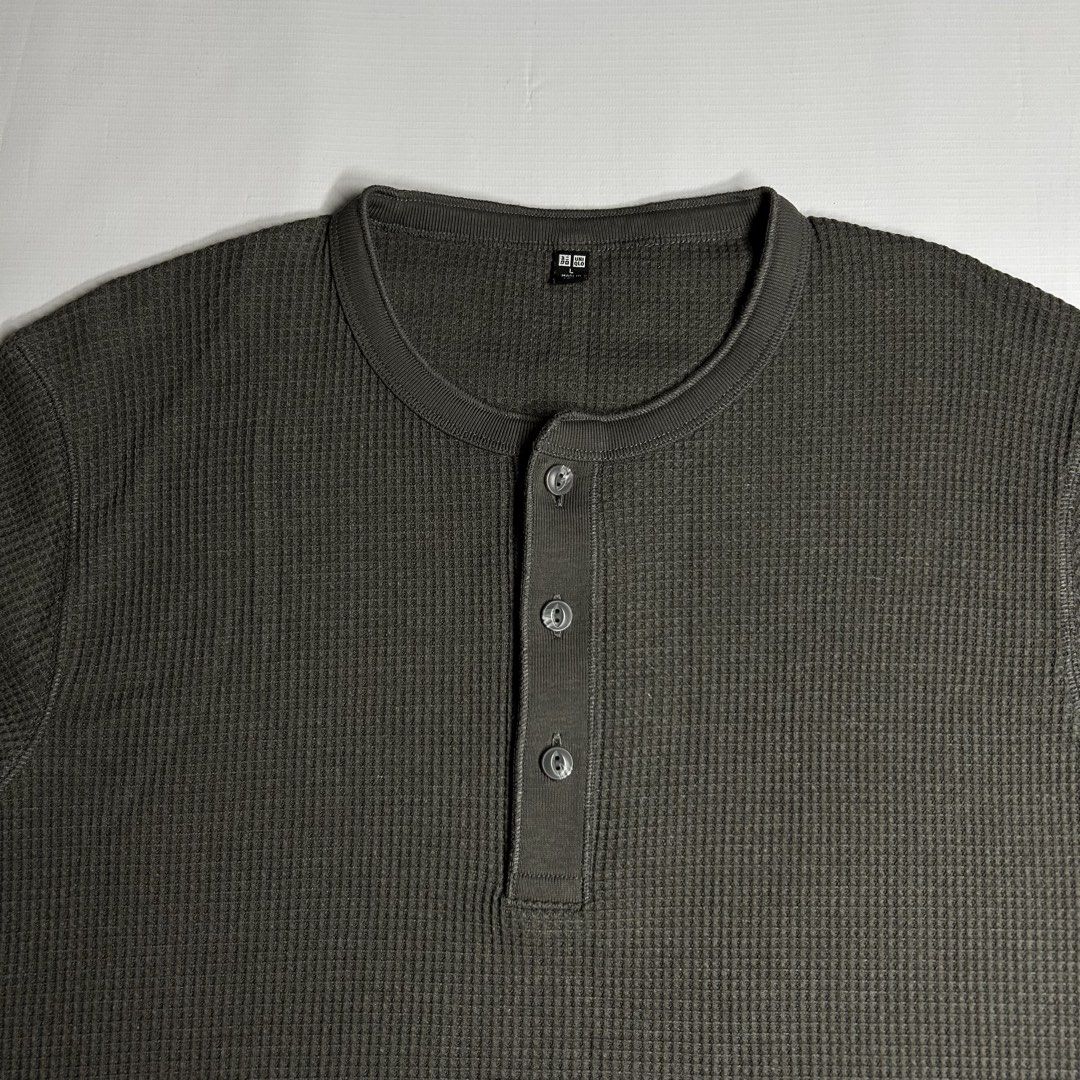 Uniqlo Henley Longsleeves (Category: Tshirts & Polo Shirts ) located in Antipolo. Submitted by wvyfrnds (Listing ID 1468741452, Image 2). Description: Uniqlo Henley Longsleeves Size: L Color: Gray Dimensions (Inches): Length: 28.5 Width: 22 Color Rate: 9/10 Issues - NONE 395 PLUS SF.