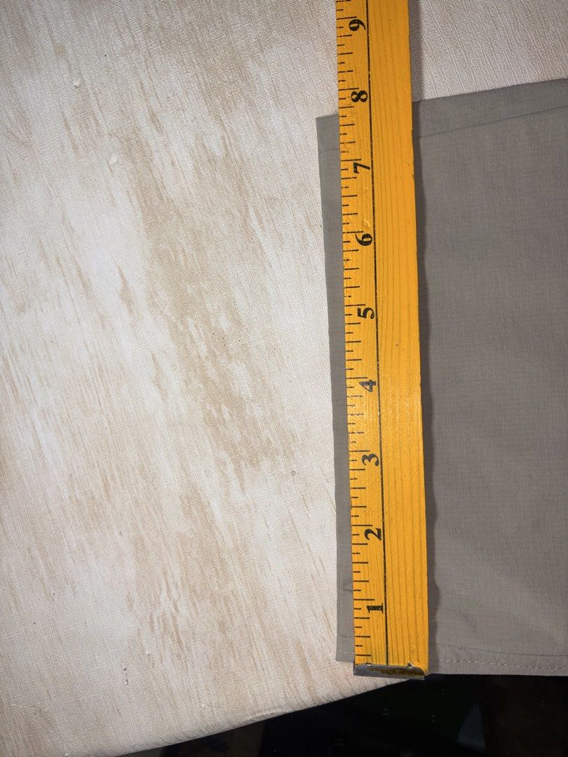 UNIQLO KHAKI GEARED PANTS (Category: Trousers) located in Cabuyao City. Submitted by pormanation-thrift-store (Listing ID 1468899582, Image 3). Description: UNIQLO KHAKI GEARED PANTS Condition: LIKE NEW Color rate: 10/10 (PWEDE SA MASELAN) Size: SMALL Dimes: 30-32”Wx 39.5”L Issue: NONE✅ Price: 1000.