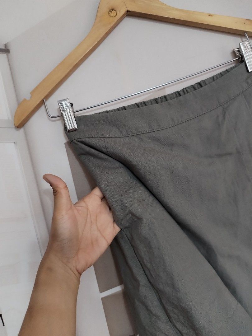 Uniqlo linen blend skort (Category: Shorts) located in Lucena. Submitted by styleddsc (Listing ID 1468744097, Image 3). Description: .