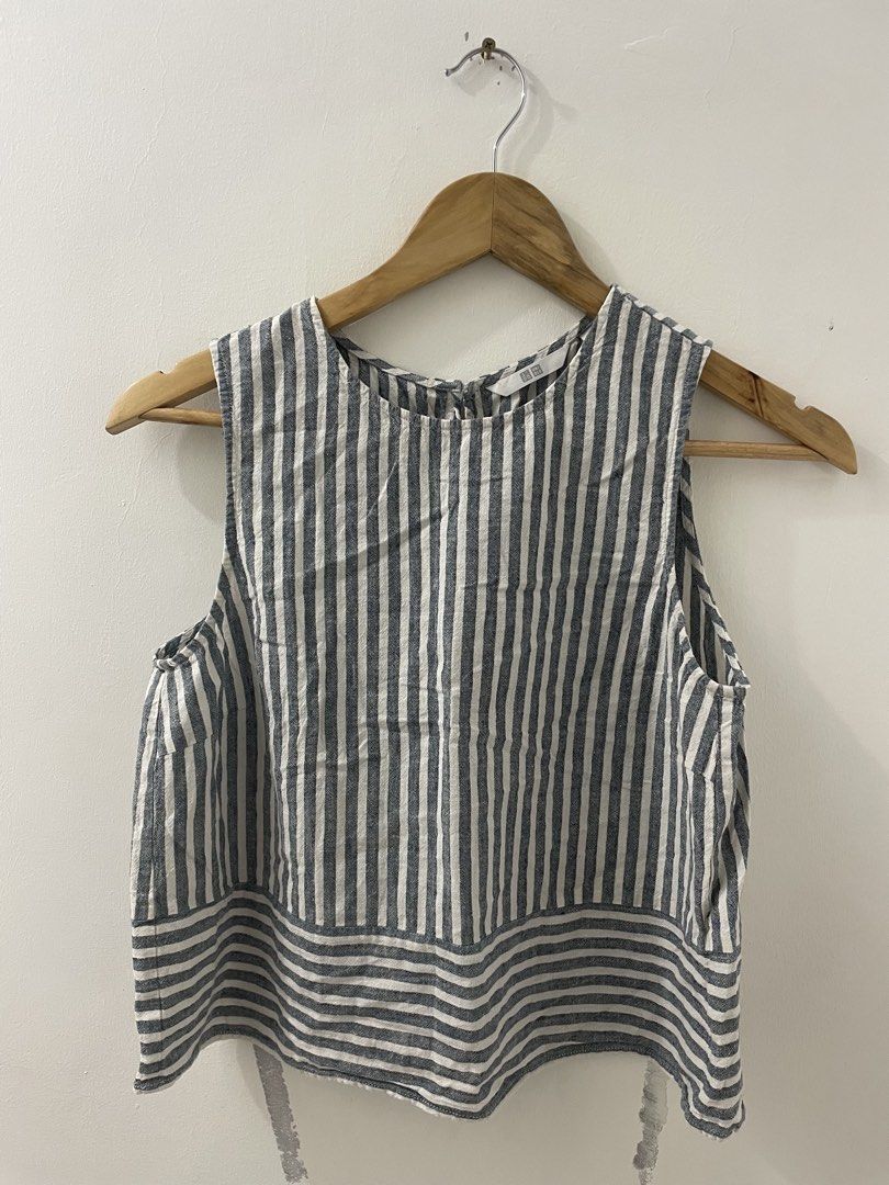 Uniqlo Linen Blend Top (Category: Sleeveless) located in Mabalacat. Submitted by designerbrandsforless (Listing ID 1468751888, Image 3). Description: In great condition ! Size: medium .