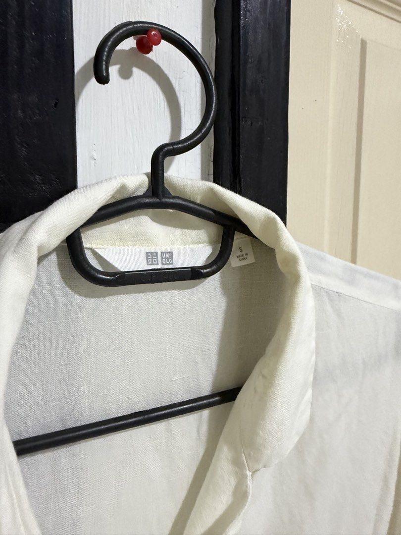 Uniqlo Linen Blouse Small (Category: Blouses) located in Bacolod City. Submitted by ms.bnewpreloved (Listing ID 1468816682, Image 2). Description: Authentic fixed price.