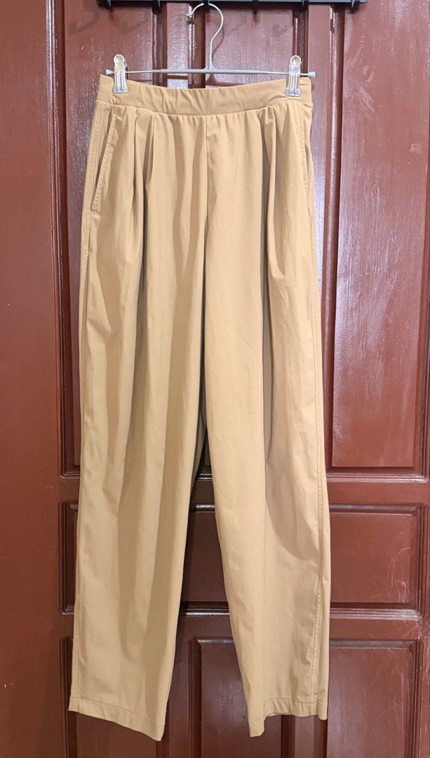 Uniqlo Nylon Pants SMALL (Category: Other Bottoms) located in Marikina City. Submitted by wearism (Listing ID 1468771531, Image 1). Description: 100% original Uniqlo. AVAILABLE UNTIL POSTED LAST PRICE POSTED Size: Small -will best fit medium frame. Waits is 31cm Fit: Loose (hips, thighs and legs) waist is stretch Color: Brown No when worn photo Location: Santo Niño, Marikina Shipping via J&T c/o buyer (NCR Php60) Can arrange via Lalamove c/o buye