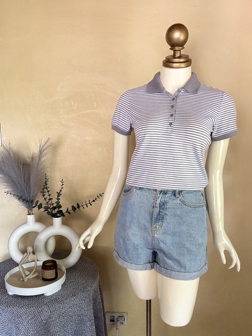 Uniqlo Polo shirt (Category: Shirts) located in Silang. Submitted by princess_ameerah (Listing ID 1468762164, Image 1). Description: Uniqlo Polo shirt - Large on tag -Condition 10/10 -Color may vary due to lighting Location:Cavite Shipping via J&T Mode of payment: Gcash,BPI & Maribank 250.