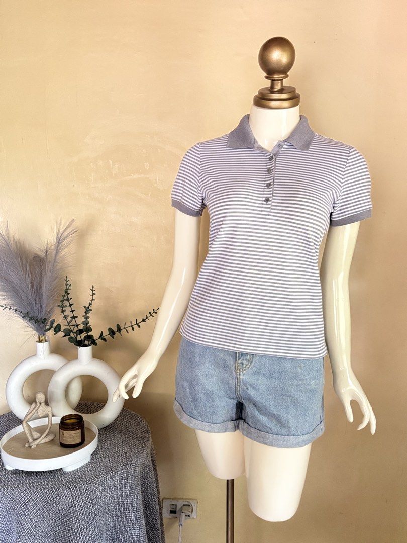 Uniqlo Polo shirt (Category: Shirts) located in Silang. Submitted by princess_ameerah (Listing ID 1468762164, Image 2). Description: Uniqlo Polo shirt - Large on tag -Condition 10/10 -Color may vary due to lighting Location:Cavite Shipping via J&T Mode of payment: Gcash,BPI & Maribank 250.