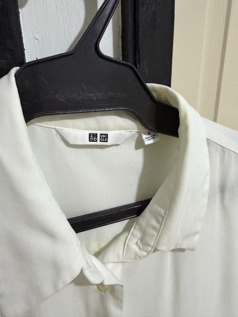 Uniqlo Rayon Blouse Small (Category: Blouses) located in Bacolod City. Submitted by ms.bnewpreloved (Listing ID 1468816476, Image 2). Description: Fixed price authentic.