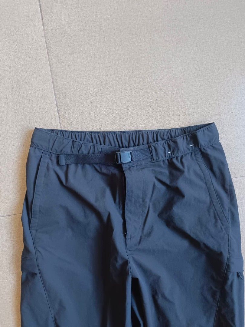 Uniqlo Utility Geared Cargo Pants (Category: Activewear) located in Tarlac. Submitted by manaloallenrobert27 (Listing ID 1468777475, Image 2). Description: Uniqlo Utility Geared Cargo Pants - Medium - Grey - Almost Brandnew - Used 2X only - Excellent Condition - 10/10 - Php 780 free shipping .