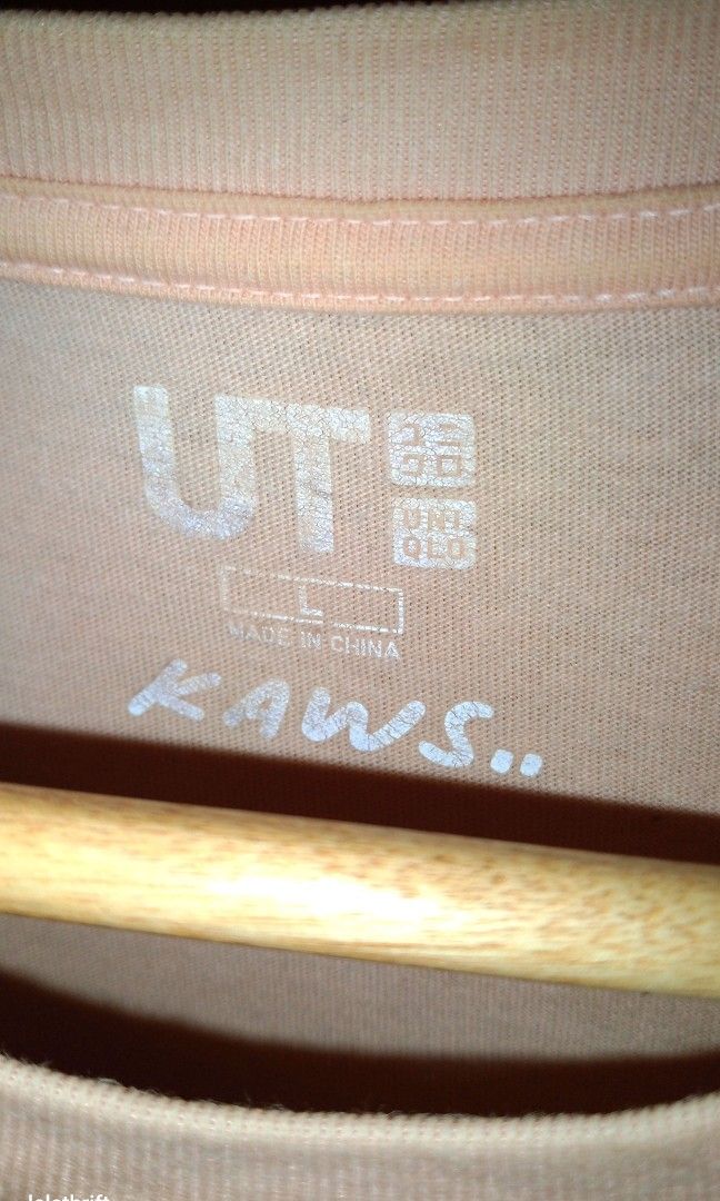 Uniqlo x Kaws (Category: Tshirts & Polo Shirts ) located in Batangas. Submitted by lelethrift.com (Listing ID 1468859535, Image 2). Description: Uniqlo x Kaws Size: Large Complete tags tubular type shirt ready to use, napa laundry na flawless print, no crack and scratch.