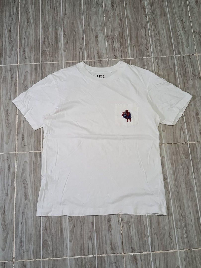 UNIQLO X MARVEL SPIDERMAN TSHIRT (Freeshipping) (Category: Tshirts & Polo Shirts ) located in Quezon City. Submitted by gyl-stop (Listing ID 1468851069, Image 1). Description: free shipping 20 x 26.5 excellent condi cr: 9.8/10 issue: none.
