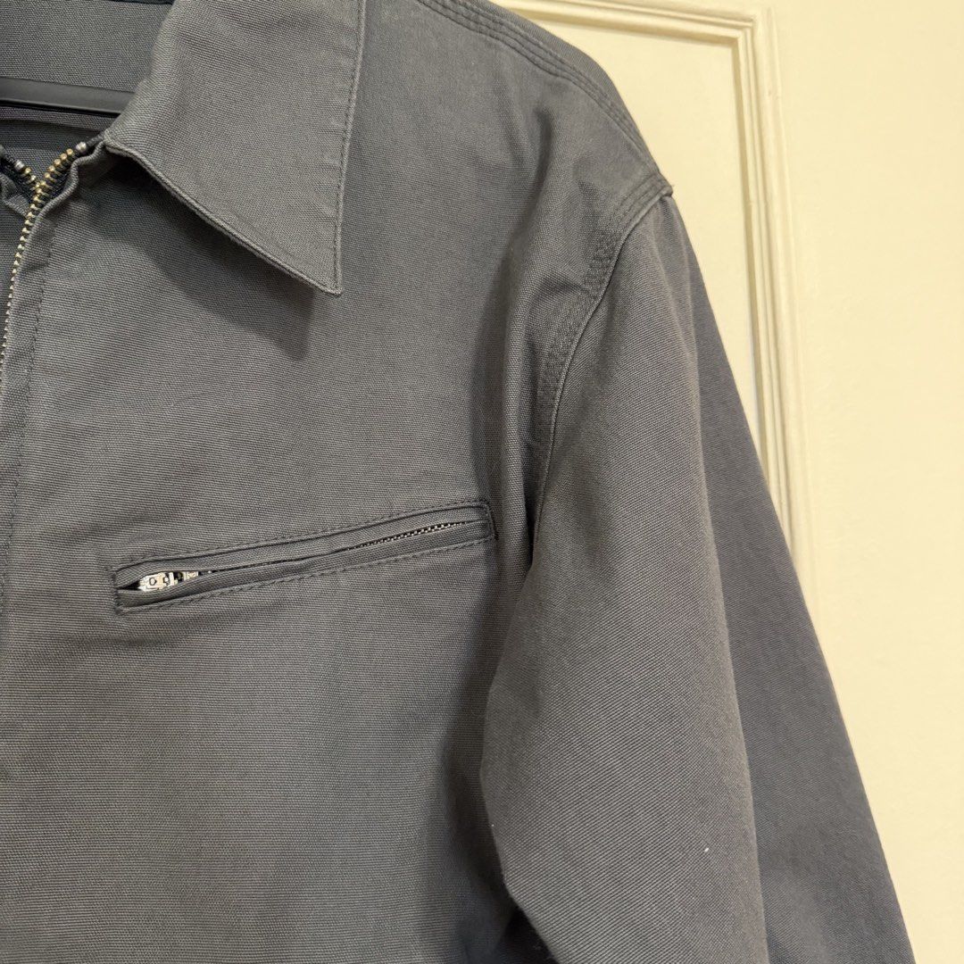 Uniqlo Zip Up Blouson (Category: Coats, Jackets and Outerwear) located in Manila. Submitted by usetheoxfordcomma (Listing ID 1468824554, Image 3). Description: Gray color Size: small No flaws; used once or twice Shipping only via same-day delivery services.