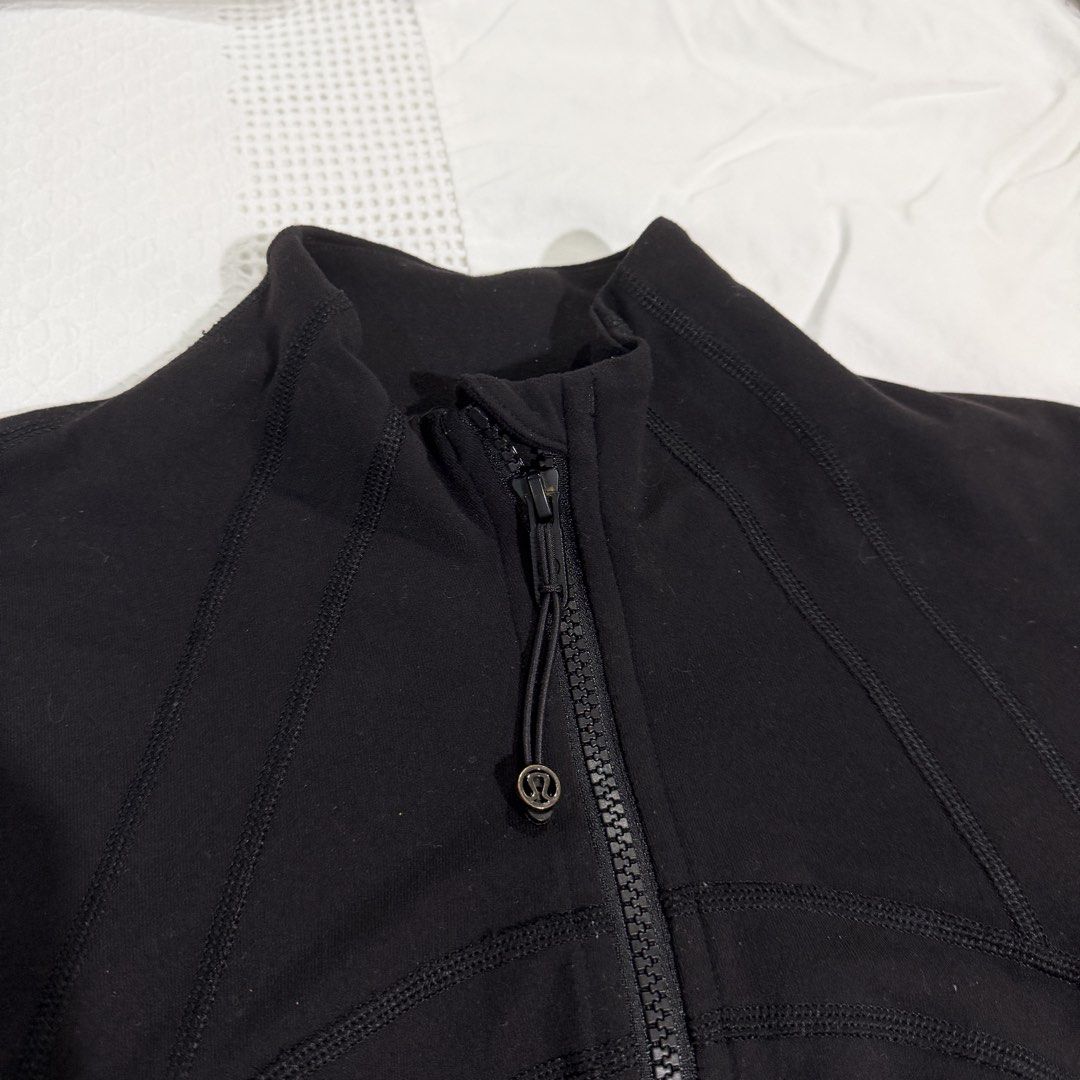 US 6 | Lululemon Define Jacket Black (Category: Activewear) located in San Juan City. Submitted by sunnycycle (Listing ID 1468816066, Image 3). Description: Size: US 6 Color: Black Condition: 6/10 Notes: has lints and pilling (on shoulder part and edge of sleeve) Perfect for low impact sports. Pilates, yoga, athleisure. Helping tags: Adidas Nike Lululemon Gymshark Outdoor Voices Beyond Yoga Athleisure Wilson Alo Yoga Sports Bra .