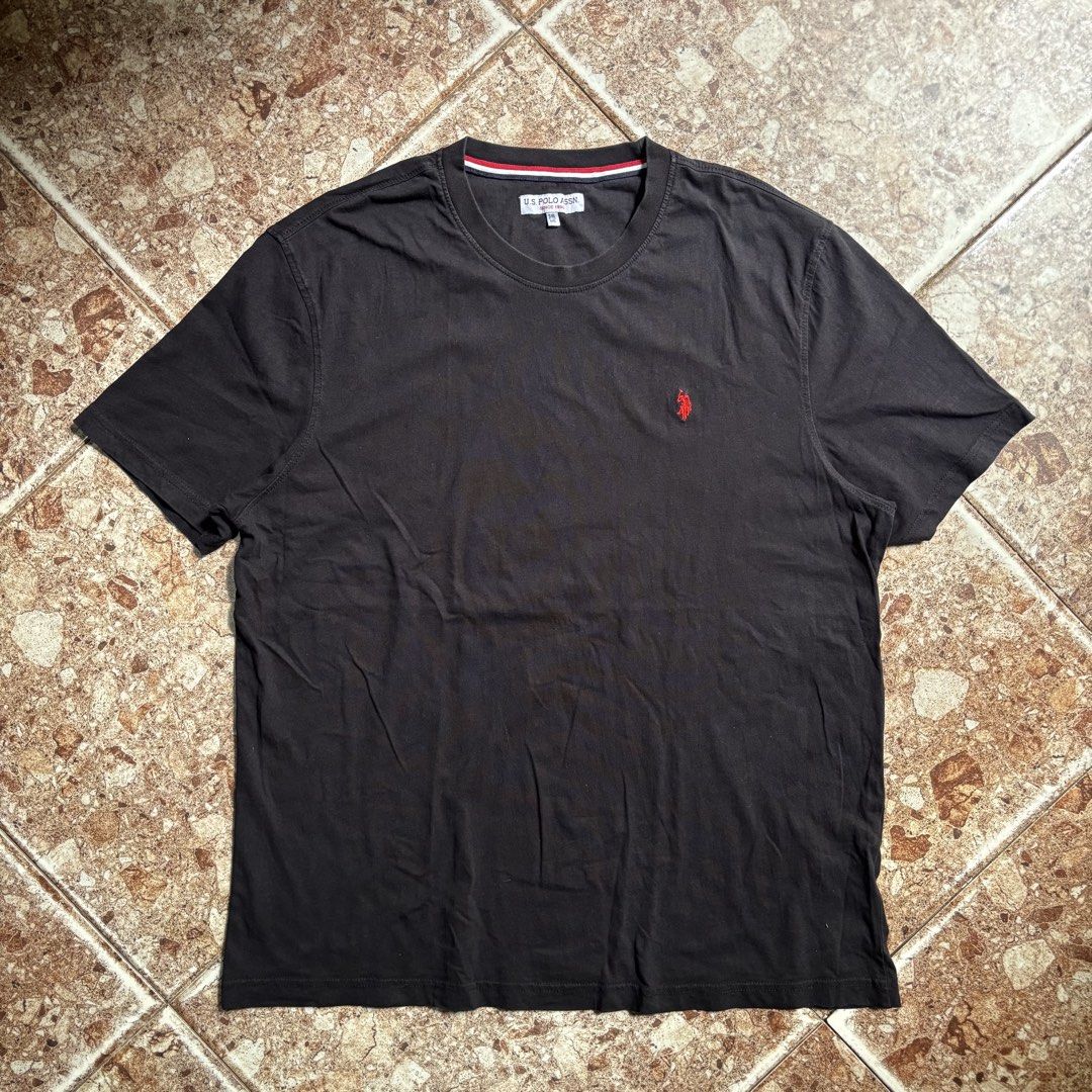 Us Polo Assn (Category: Tshirts & Polo Shirts ) located in Manila. Submitted by loydgani (Listing ID 1468764652, Image 1). Description: Length 30 Width 23 Sleeve Length 17 Colorate 9/10 Size (XXL) on tags Issue ❌ price + sf 📍Cebu.
