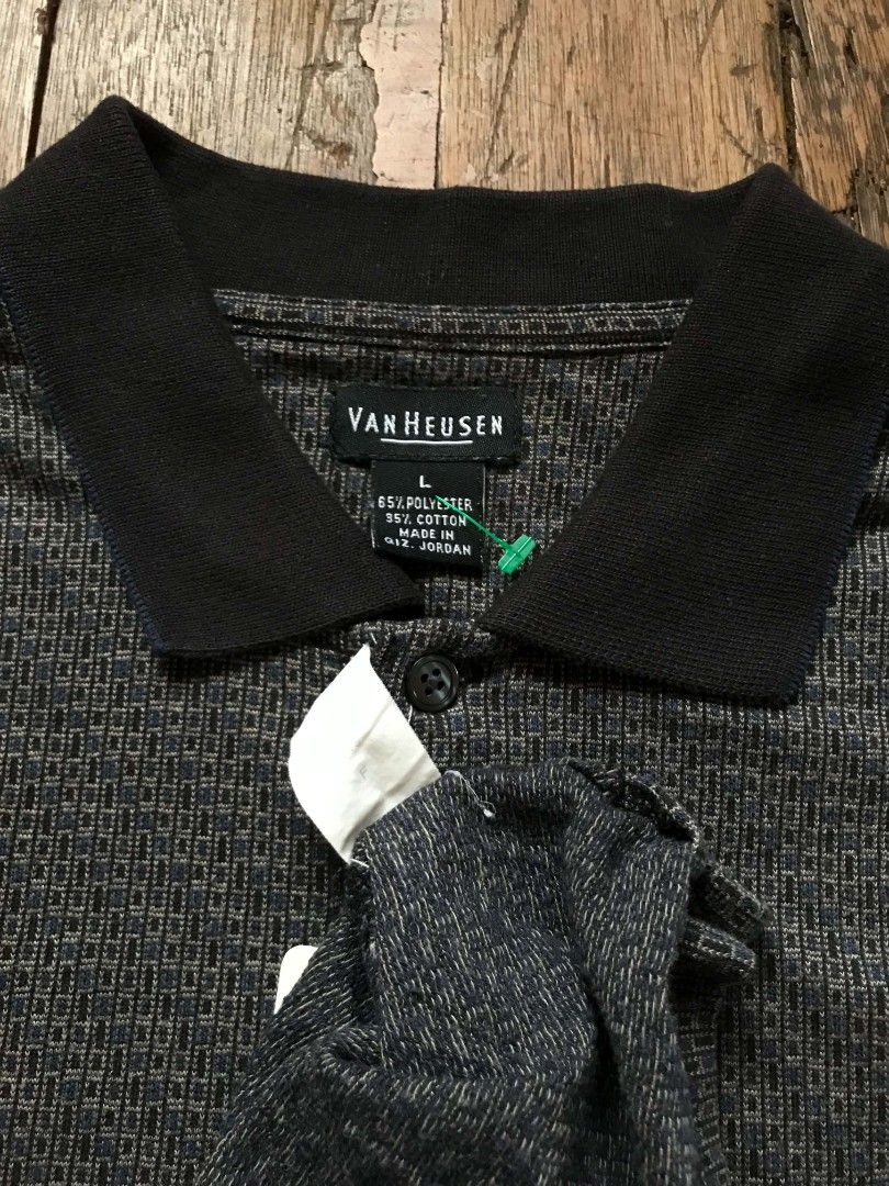Van Heusen Quarter Buttons Longsleeves 💥 (Category: Coats, Jackets and Outerwear) located in Batangas. Submitted by adoboqt (Listing ID 1468908134, Image 2). Description: .