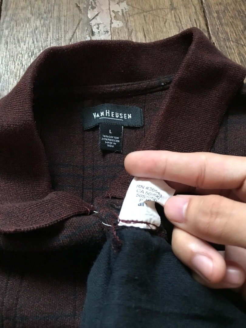 Van Heusen Quarter Buttons Longsleeves 💥 (Category: Coats, Jackets and Outerwear) located in Batangas. Submitted by adoboqt (Listing ID 1468908322, Image 2). Description: .