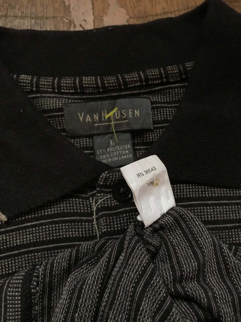 Van Heusen Quarter Buttons Longsleeves 💥 (Category: Coats, Jackets and Outerwear) located in Batangas. Submitted by adoboqt (Listing ID 1468908461, Image 2). Description: .
