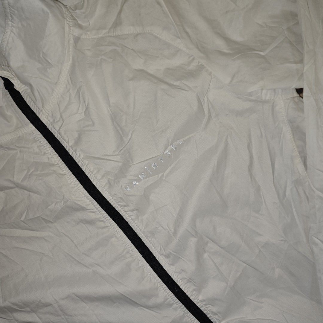 Van Rysel Decathlon RoadR Wind Jacket (Category: Coats, Jackets and Outerwear) located in Tanay. Submitted by polothriftedit (Listing ID 1468870093, Image 2). Description: No issue Excellent condition YKK Zipper Pocketable No loose stitches no distressing dimes: width: 19" length: 24" no return, no exchange, no refund [ pwede tumawad kahit walang kasalanan ].