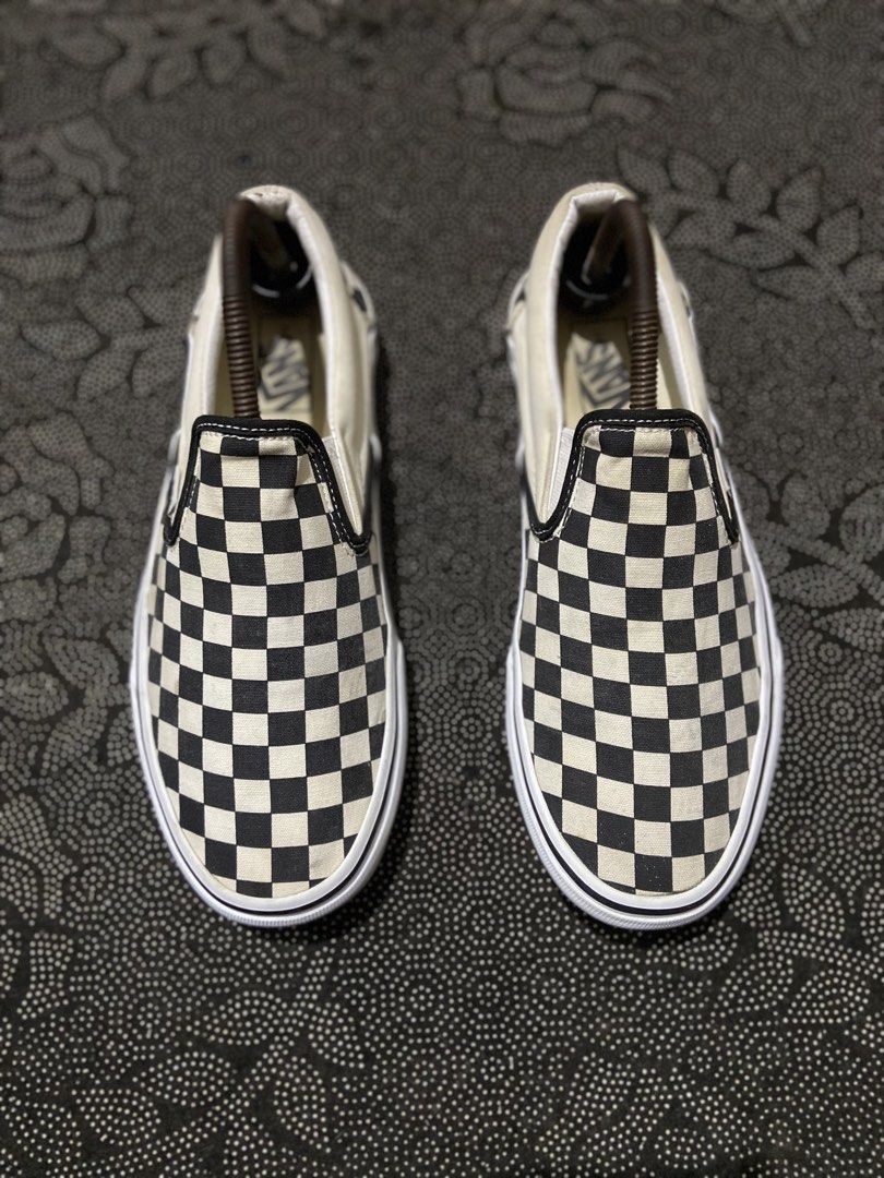 Vans Classic Slip’On Checkerboard🔥 (Category: Sneakers) located in Liloan. Submitted by kjsneaks (Listing ID 1468804577, Image 2). Description: WTS📢 Size 9 men, 27cm Authentic Excellent condition Sign of usage Can do shipping nationwide Dm me📥.