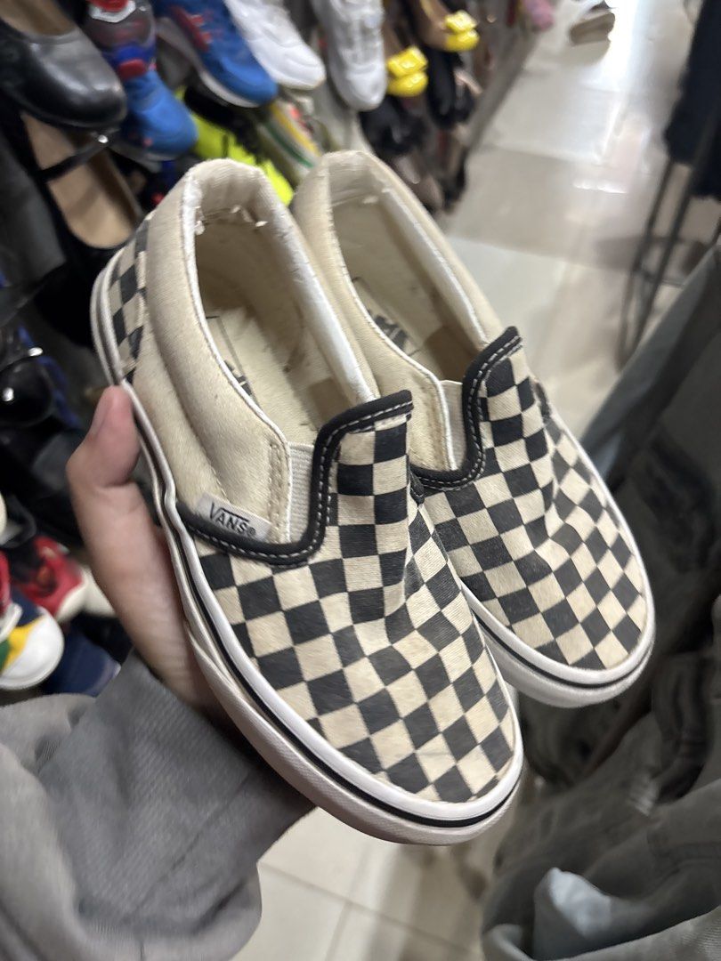 Vans kids shoes (Category: Babies & Kids Fashion) located in Puerto Princesa. Submitted by 18arc (Listing ID 1468717883, Image 3). Description: Vans shoes for hook up Pls check photos.