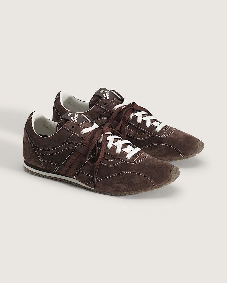 Vans LX SLP Trainer (Category: Sneakers) located in San Mateo. Submitted by danielbugs (Listing ID 1468748430, Image 1). Description: Vans LX SLP Trainer Pig suede brown, size 9.5 US/11.0 women BRAND NEW - Fitted only, never been used Bought in ABC Mart Taiwan RFS: Bawal na sa flats .