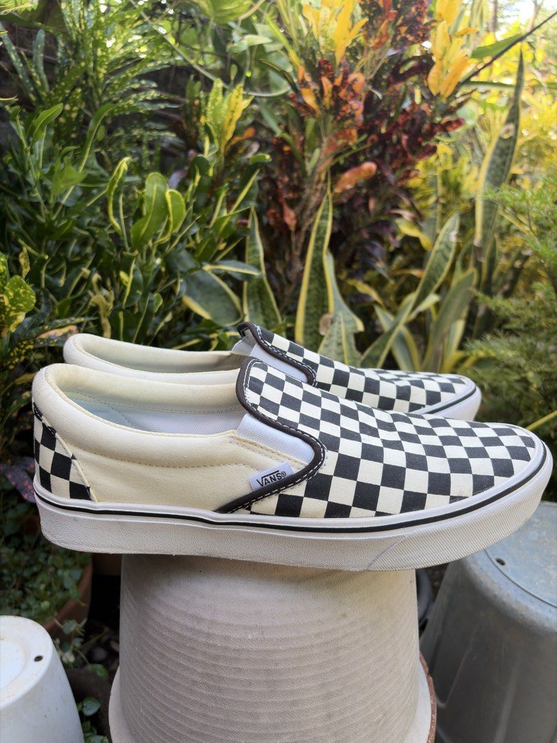 Vans Slip On ComfyCush Black Cream Checkered (Category: Dress Shoes) located in Bayambang. Submitted by frugal_vouge (Listing ID 1468776802, Image 2). Description: Need clean.