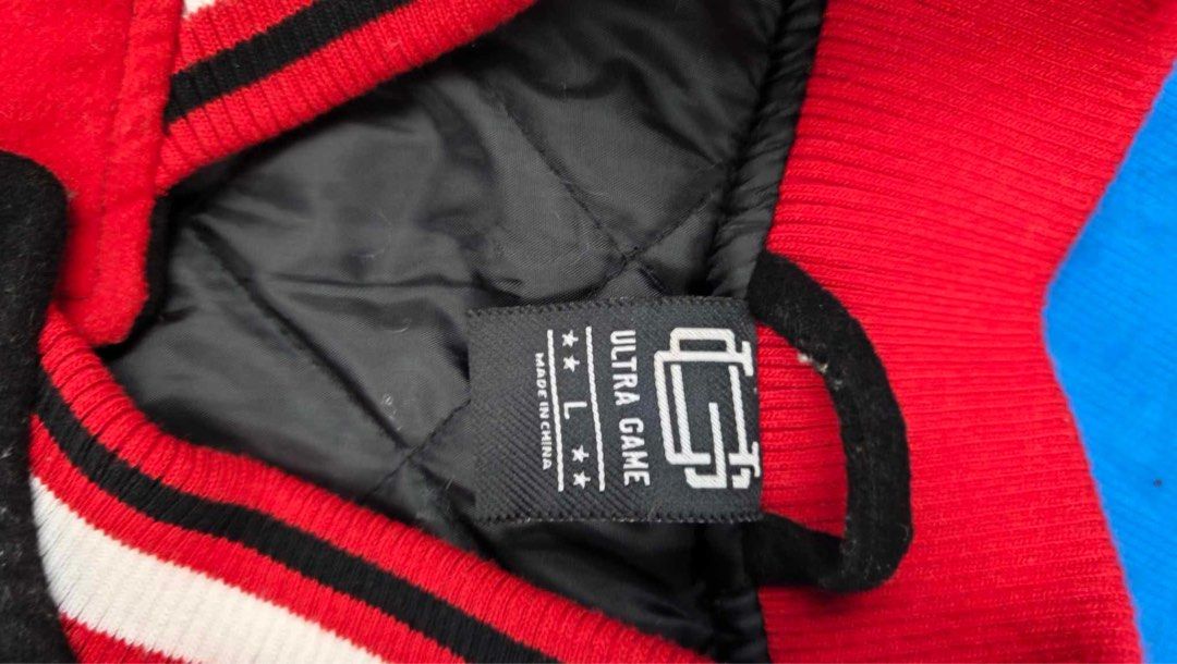 Varsity Jacket (Category: Coats, Jackets and Outerwear) located in Manila. Submitted by arturoo.ce (Listing ID 1468885032, Image 3). Description: .