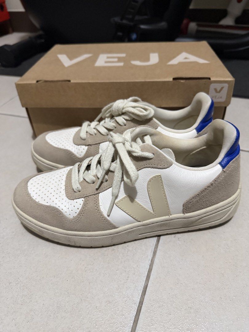 Veja V-10 Chromefree Leather Sneakers (Category: Sneakers) located in Pasig City. Submitted by lo_pernz (Listing ID 1468810833, Image 2). Description: Colorway: Extra White_Sahara_Paros Condition: Worn a few times Inclusions: Original shoebox included.