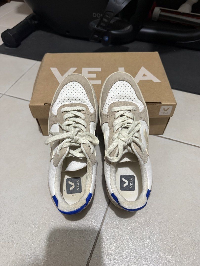 Veja V-10 Chromefree Leather Sneakers (Category: Sneakers) located in Pasig City. Submitted by lo_pernz (Listing ID 1468810833, Image 1). Description: Colorway: Extra White_Sahara_Paros Condition: Worn a few times Inclusions: Original shoebox included.