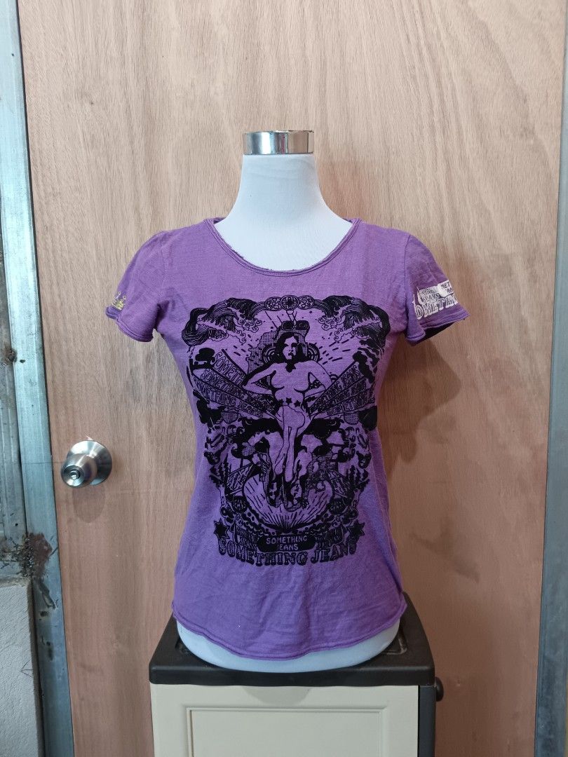 Venus jeans y2k top (Category: Shirts) located in Davao. Submitted by mln-boutique (Listing ID 1468735909, Image 1). Description: size - m good condition missing 1 beads.