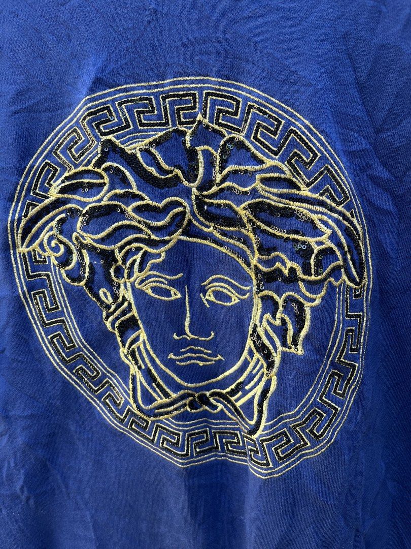 Versace Gold Crewneck Sweatshirt (Category: Luxury Apparel) located in Angeles City. Submitted by brkebys (Listing ID 1468759518, Image 2). Description: Very good condition Need wash only Color rate: 9.5/10 No issue.