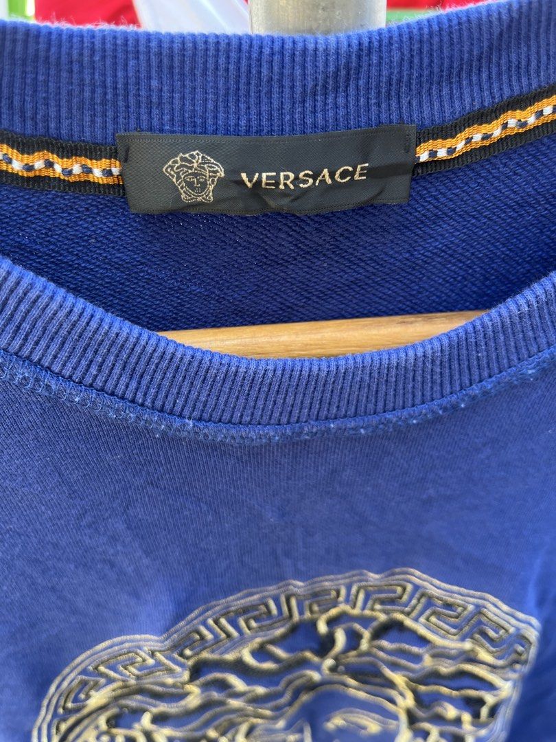Versace Gold Crewneck Sweatshirt (Category: Luxury Apparel) located in Angeles City. Submitted by brkebys (Listing ID 1468759518, Image 3). Description: Very good condition Need wash only Color rate: 9.5/10 No issue.