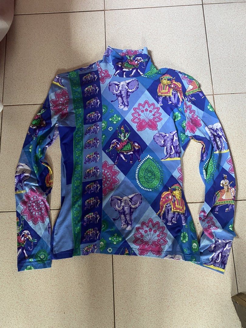 Versace Jeans Couture turtle neck (Category: Coats, Jackets and Outerwear) located in Antipolo. Submitted by mardyvaleza5 (Listing ID 1468838358, Image 1). Description: Excellent condition Small With hang tag.