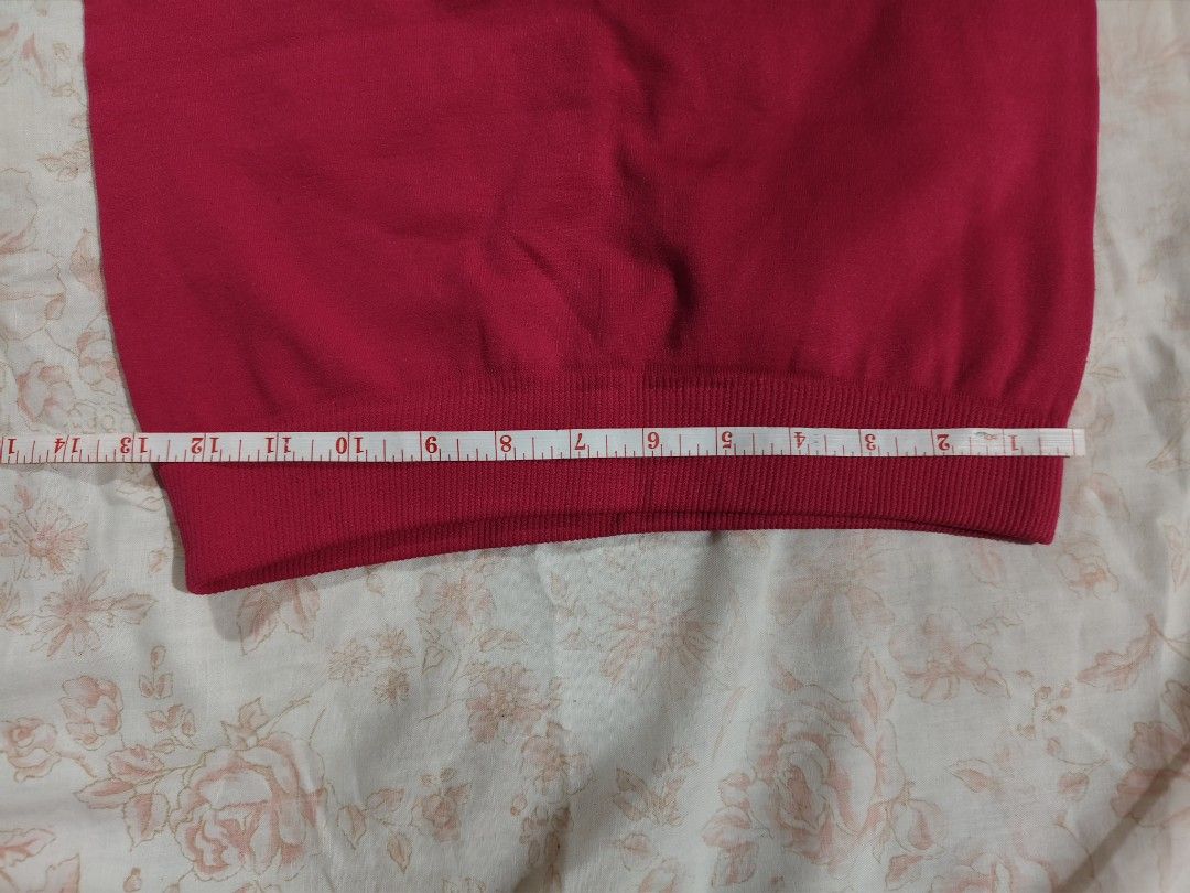 vibrant hot pink stretch leggings (Category: Activewear) located in Bulacan. Submitted by angel.decluttersx (Listing ID 1468829748, Image 3). Description: s-m no issue with elastic waistband 12" inches laid flat.