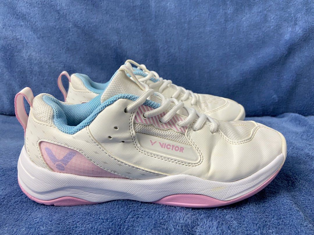 Victor A311F (Category: Sneakers) located in Cebu City. Submitted by jvlz97 (Listing ID 1468760013, Image 1). Description: Excellent Condition No Box Spikey/Squeaky.