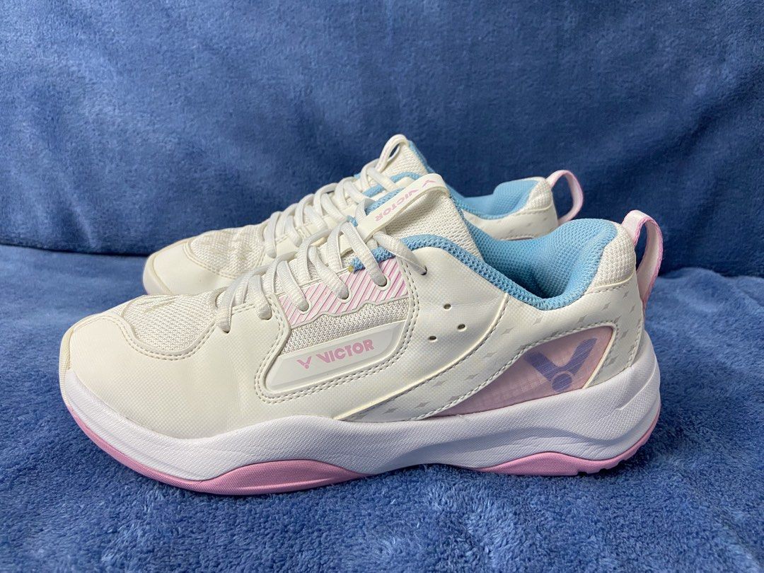 Victor A311F (Category: Sneakers) located in Cebu City. Submitted by jvlz97 (Listing ID 1468760013, Image 2). Description: Excellent Condition No Box Spikey/Squeaky.