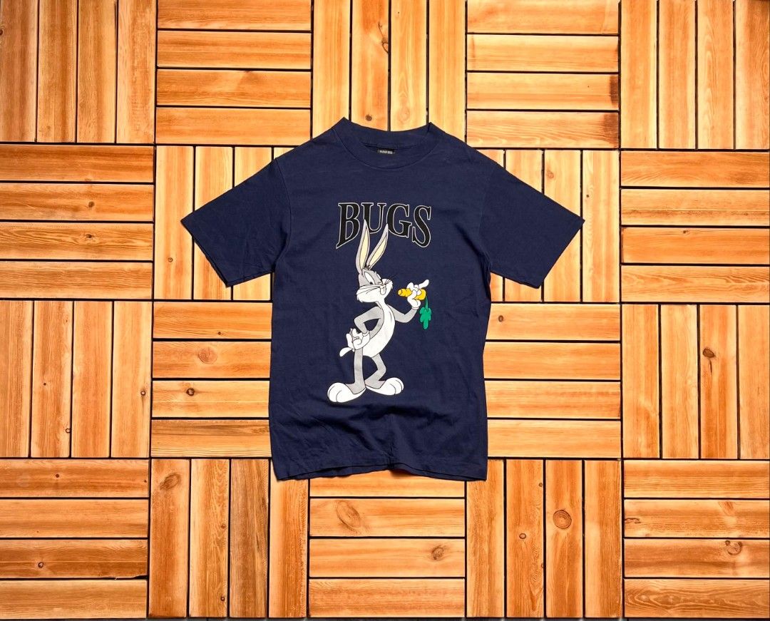 VINTAGE 1997 WARNER BROS BUGS BUNNY (Category: Formal Shirts) located in Floridablanca. Submitted by d_elevated (Listing ID 1468817368, Image 2). Description: DEADSTOCK CONDITION.
