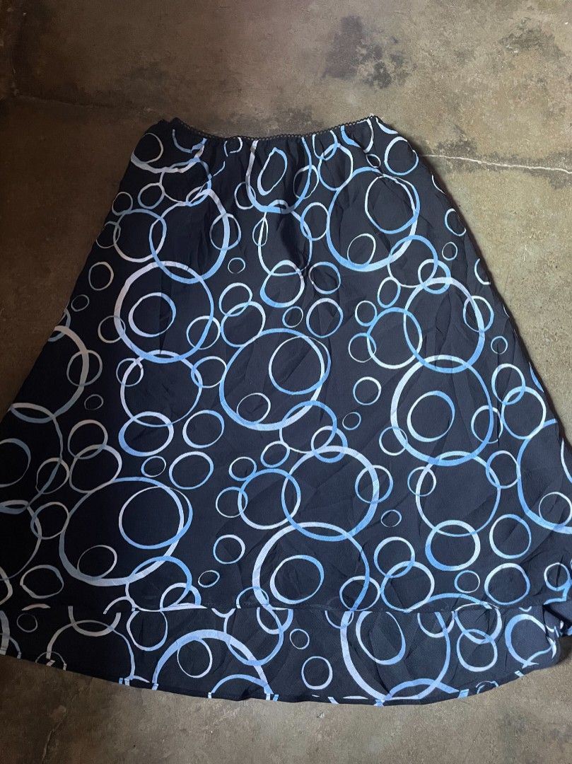 Vintage 2000s y2k midi skirts (Category: Skirts) located in San Fabian. Submitted by thriftbyfleur (Listing ID 1468776427, Image 1). Description: .