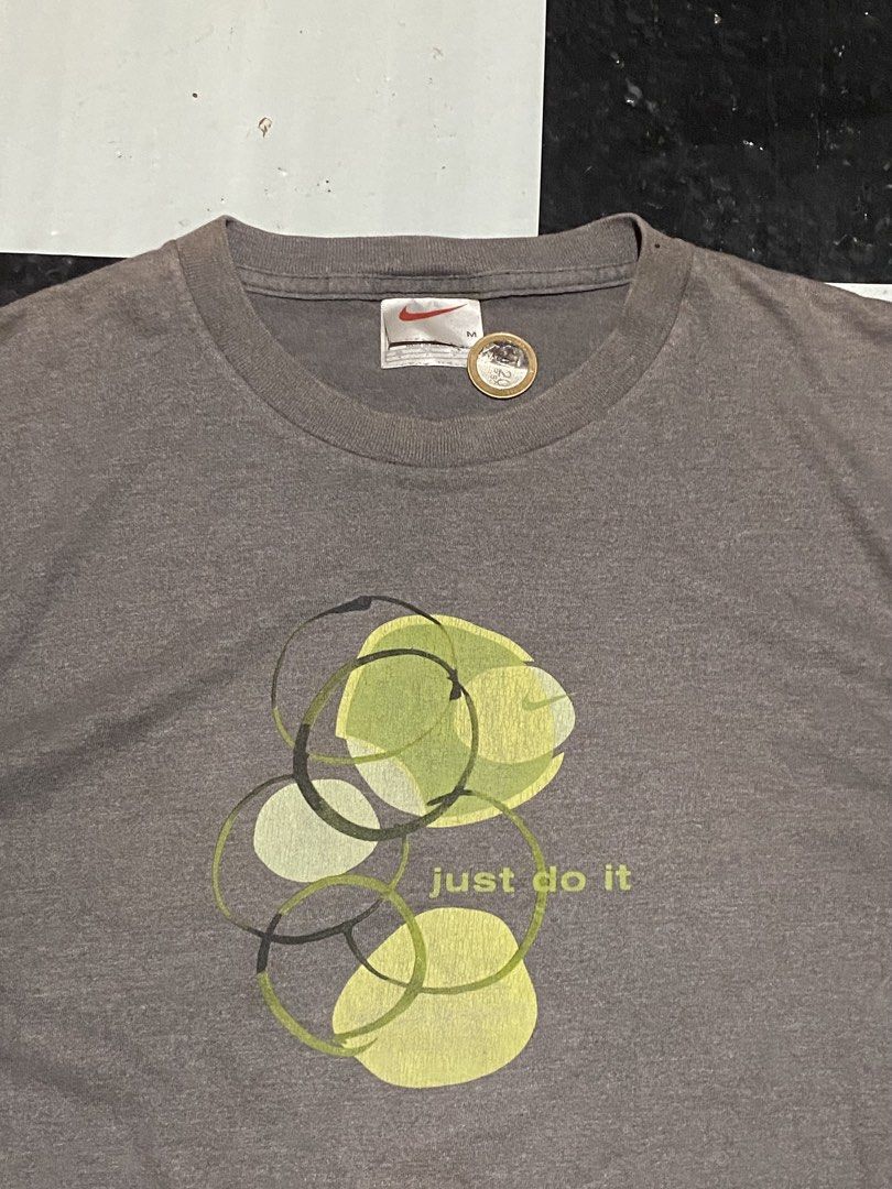Vintage 90’s Nike Shirt (Category: Activewear) located in Cavite. Submitted by plankdalooter (Listing ID 1468829829, Image 2). Description: 22 width 28 length 8/10 color rate.