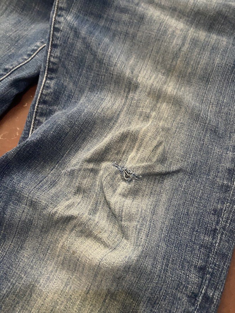 Vintage American Eagle Mid~Rise Bootcut (Category: Jeans) located in Malita. Submitted by ronnyboi (Listing ID 1468721493, Image 2). Description: W:31 L:38 T:11 H:8 issue on pic ,need wash Mine:500.