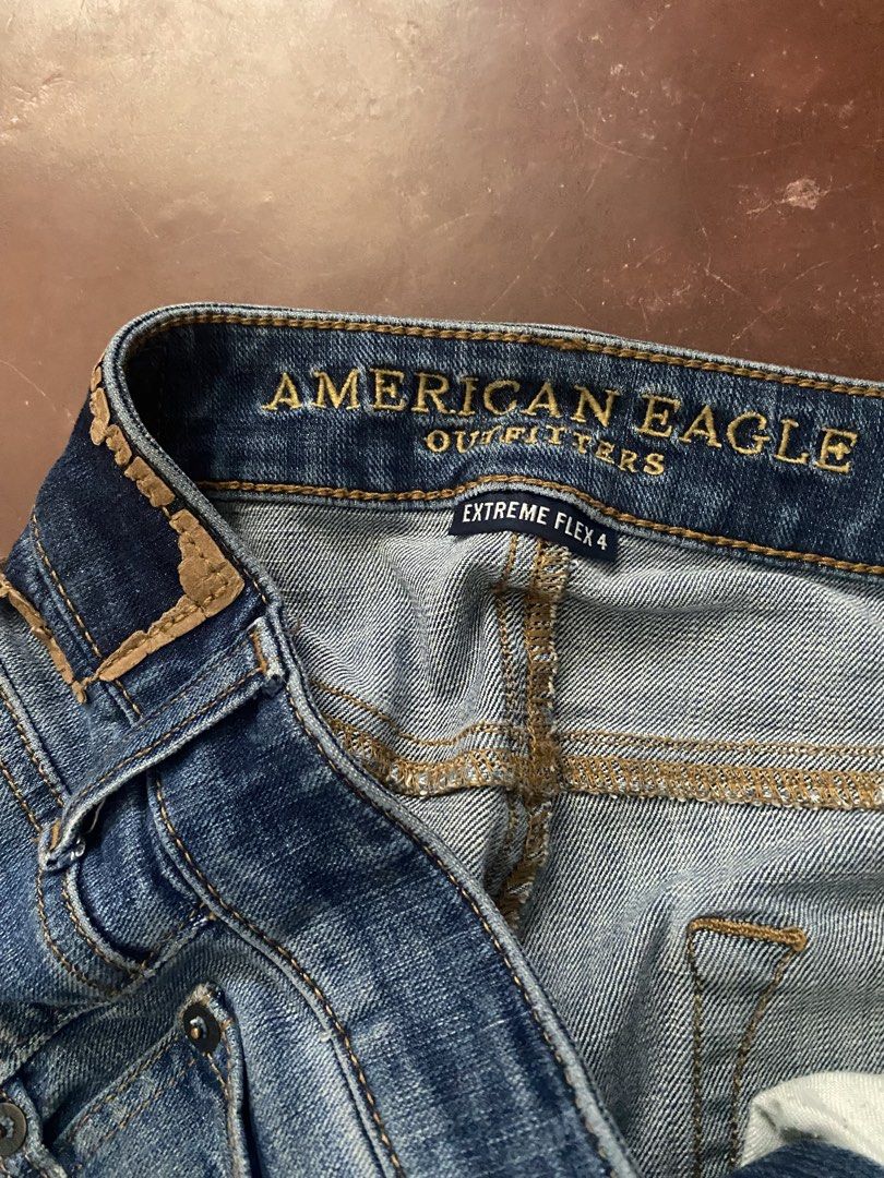 Vintage American Eagle Mid~Rise Bootcut (Category: Jeans) located in Malita. Submitted by ronnyboi (Listing ID 1468721493, Image 3). Description: W:31 L:38 T:11 H:8 issue on pic ,need wash Mine:500.