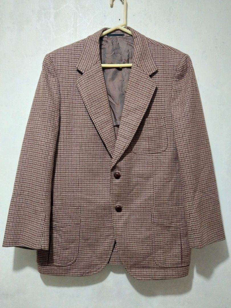 Vintage Brown Red Houndstooth wool Blazer Jacket (Category: Coats, Jackets and Outerwear) located in Manila. Submitted by PrinceDani.Clothing (Listing ID 1468798610, Image 1). Description: vintage brown red houndstooth wool blazer Medium fit 21in width 29in length 17in shoulder 23in sleeves issue: 1 hole excellent condition .